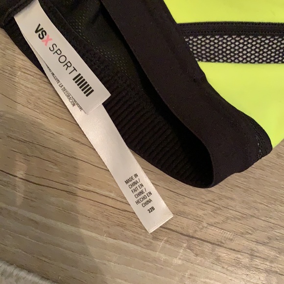 Victoria Secret Sports Bra - Picture 7 of 8
